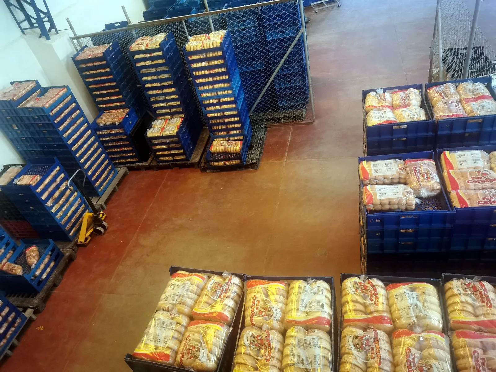Pedidos de pan empacados listos para despacho